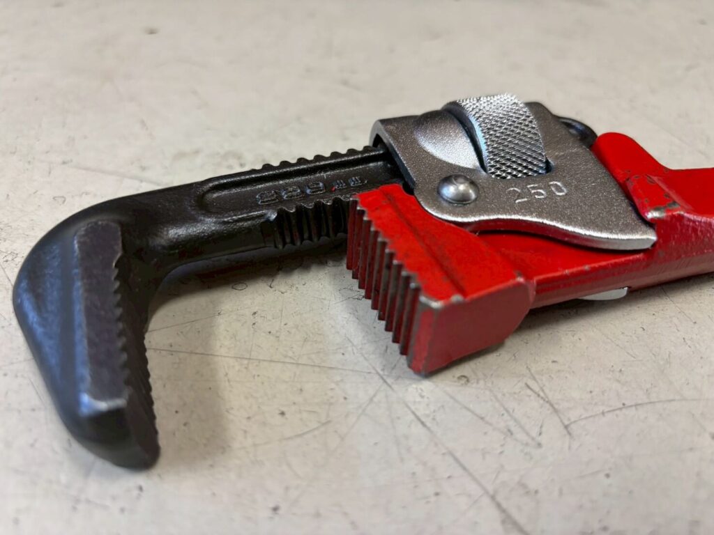 パイプレンチの歯