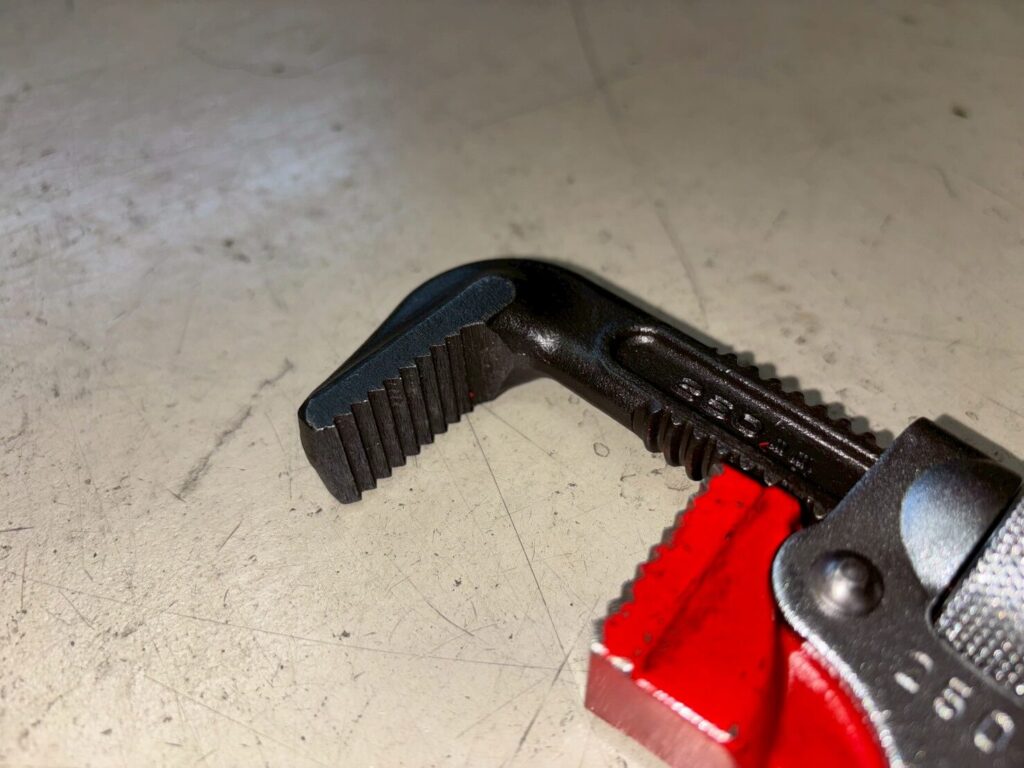 パイプレンチの歯
